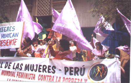 Peruanas se Suman a Jornada Feminista Mundial Contra Pobreza y Violencia hacia las Mujeres